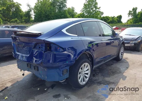 2018 Tesla Model X 100D/75D/P100D z USA, uszkodzony, nr VIN 5YJXCAE21JF142592